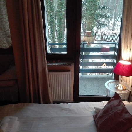 Villa Le Matin Констанцин-Езерна Екстериор снимка