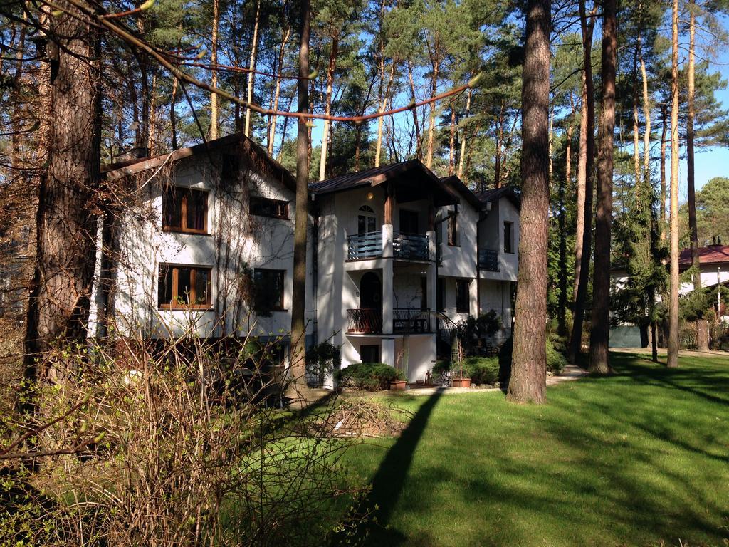 Villa Le Matin Констанцин-Езерна Екстериор снимка