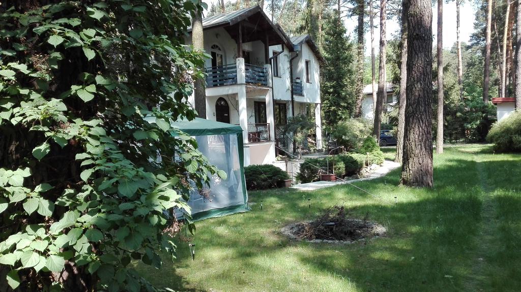 Villa Le Matin Констанцин-Езерна Екстериор снимка