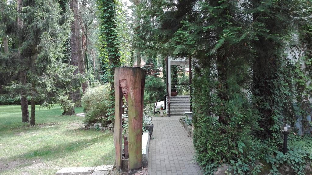 Villa Le Matin Констанцин-Езерна Екстериор снимка
